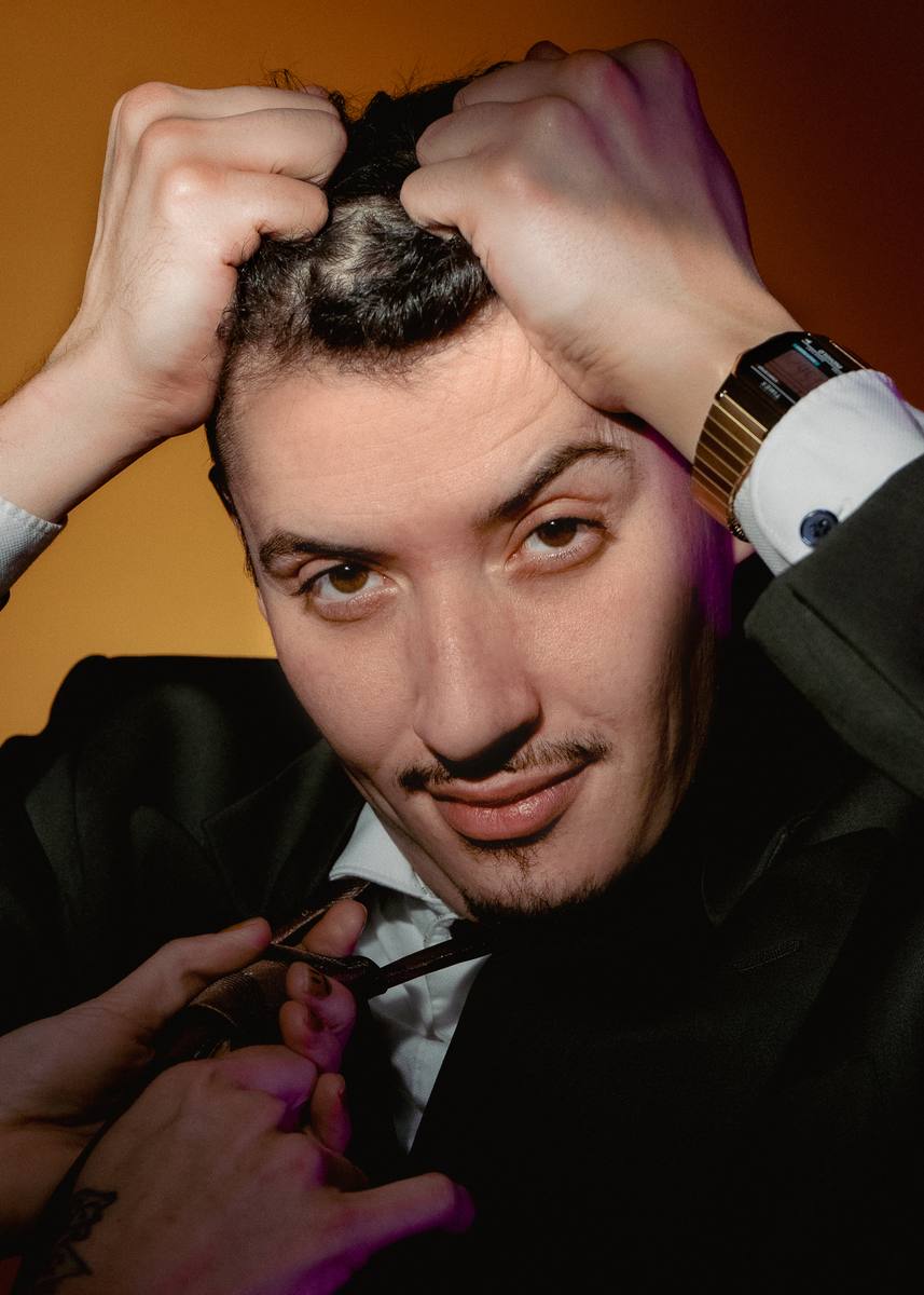 Solo artist portrait — Look Gross Studio