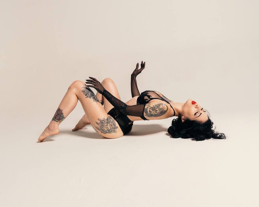 Boudoir session portrait — Look Gross Studio