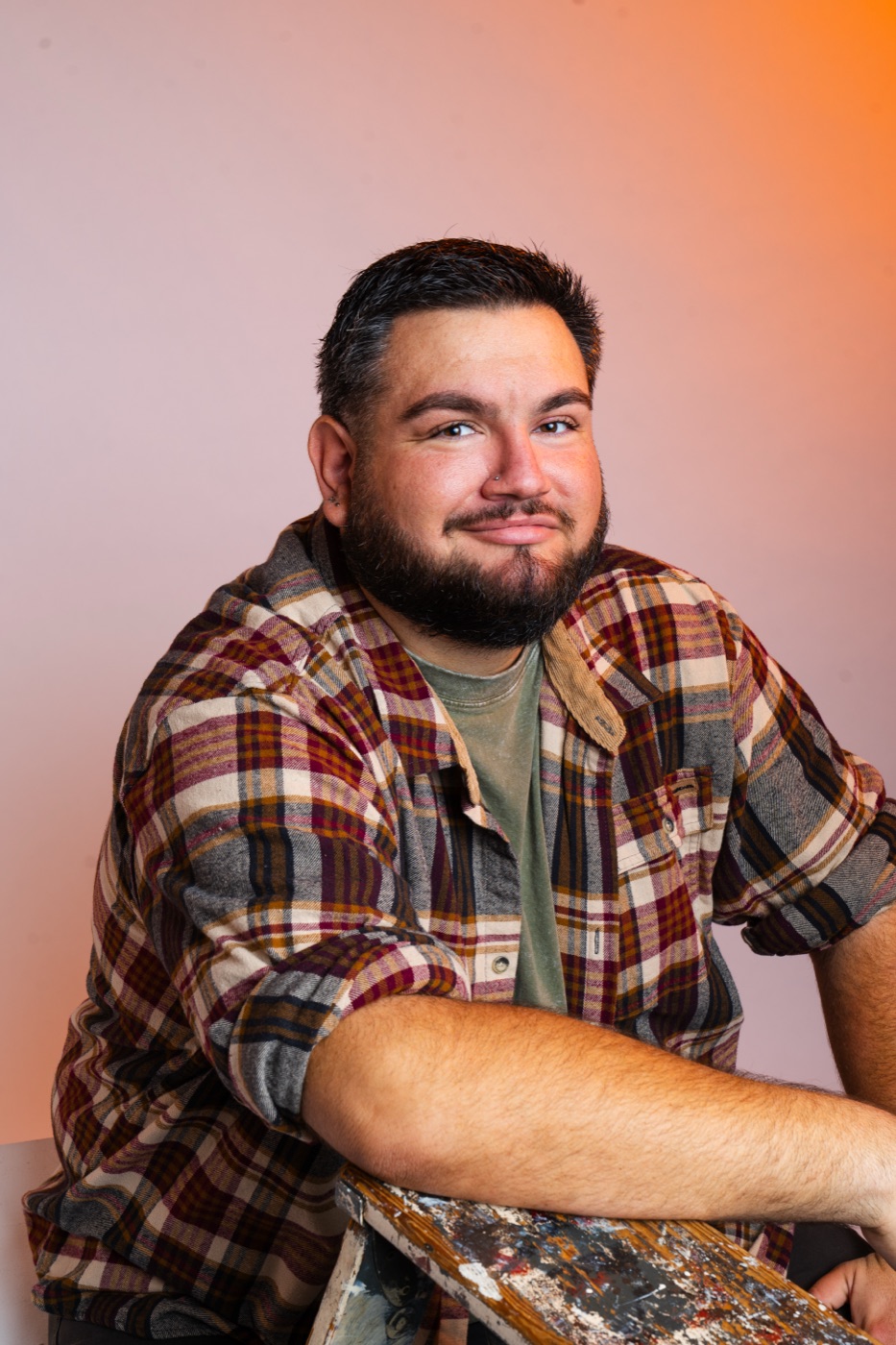 Actor headshot on a colored gradient backdrop for a stand-out casting thumbnail — Look Gross Studio